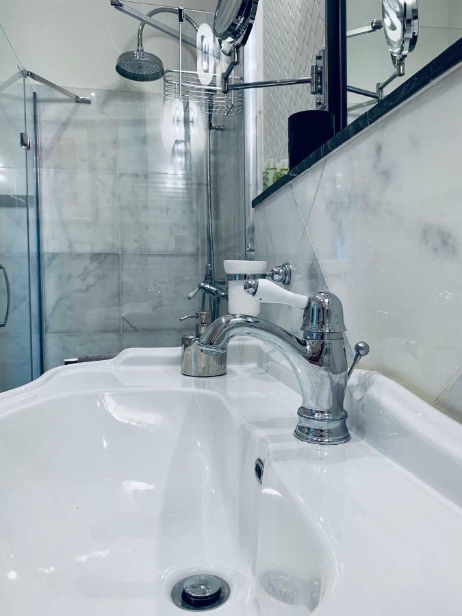 Villa Bagatelle - Luxury Apartment นีซ ภายนอก รูปภาพ