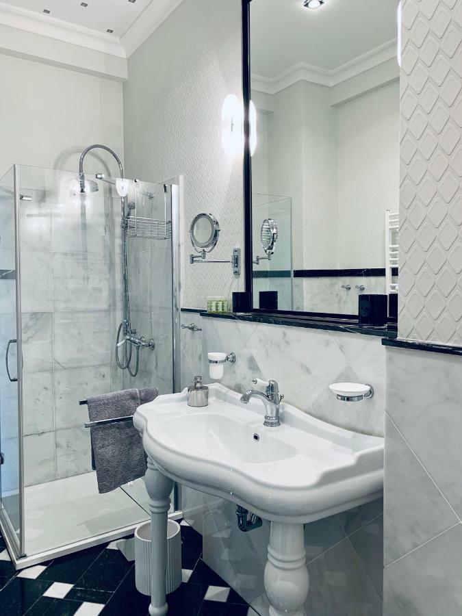Villa Bagatelle - Luxury Apartment นีซ ภายนอก รูปภาพ